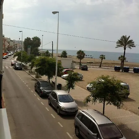 Pensión El Puerto 2*