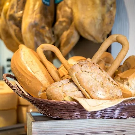 Pensión El Puerto Caleta de Vélez